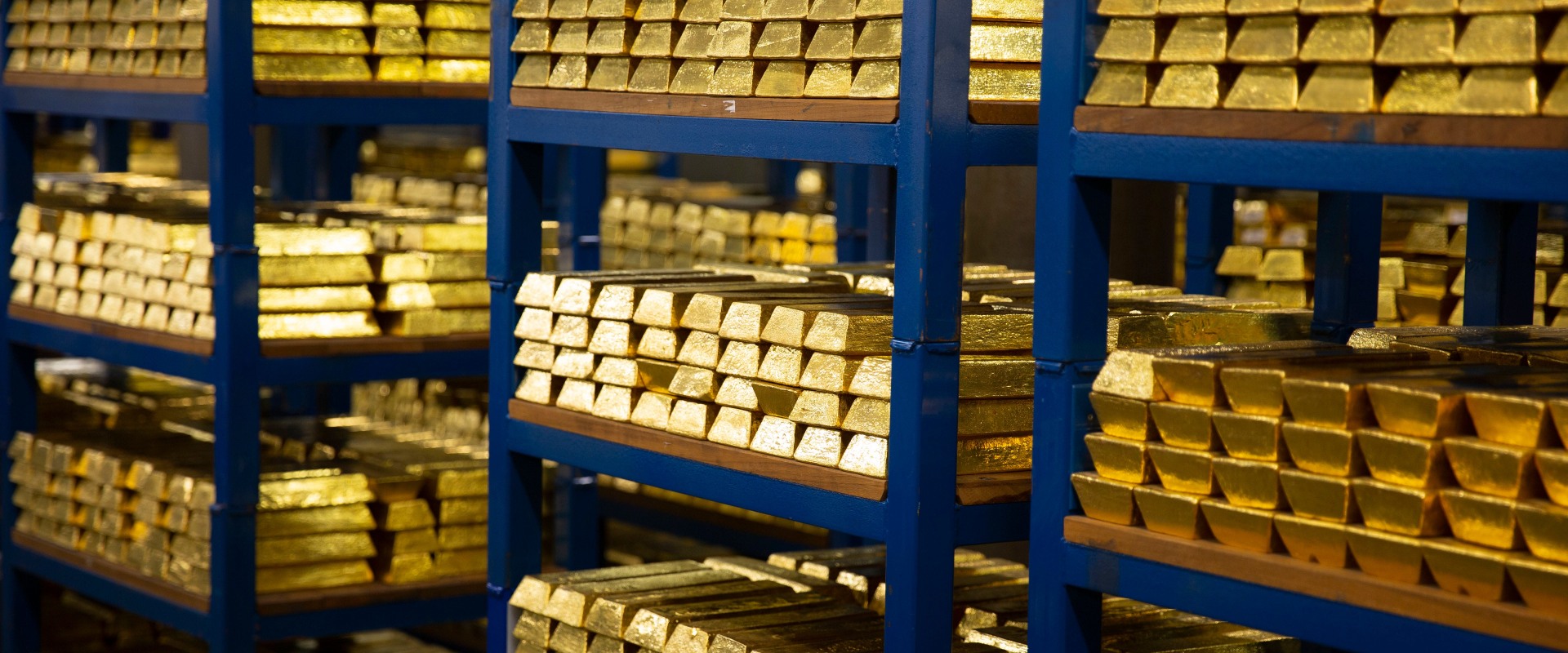 Do banks have gold bars?